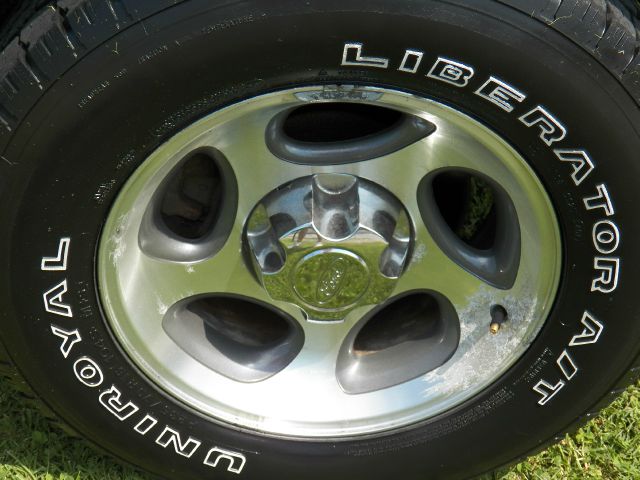 2005 Ford Explorer Sport Trac SL 4x4 Regular Cab