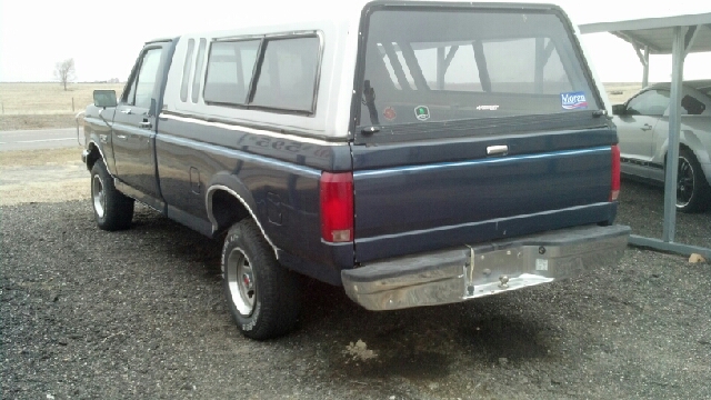 1987 Ford F-150 4WD 4dr AT