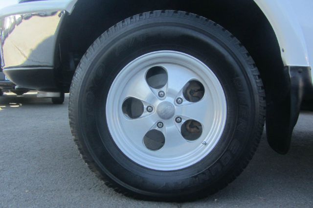 1997 Ford F-150 5d Wagon SE w/XM 2WD