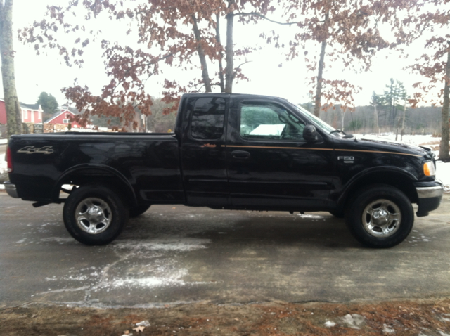 2000 Ford F-150 Crew Cab 143.5 WB 4WD SLT