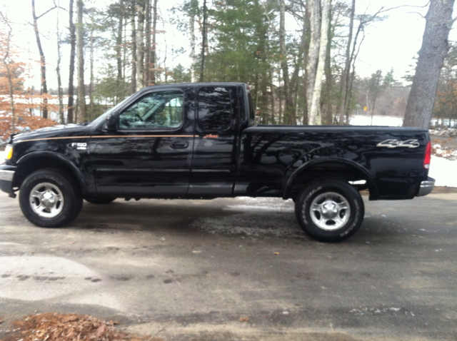 2000 Ford F-150 Crew Cab 143.5 WB 4WD SLT