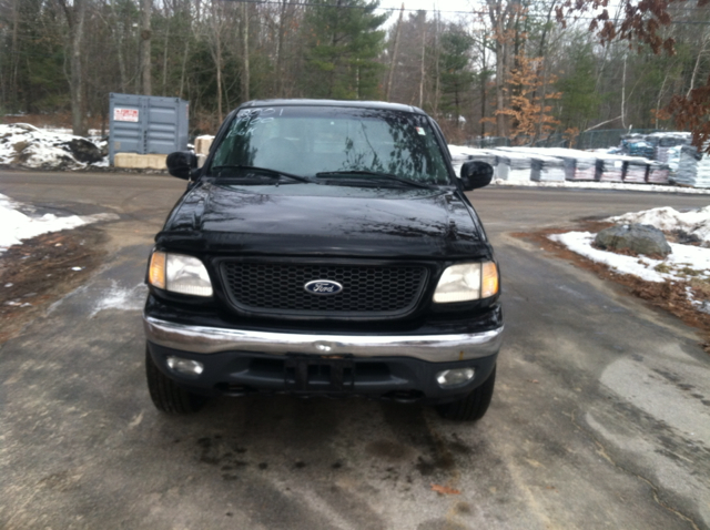 2000 Ford F-150 Crew Cab 143.5 WB 4WD SLT