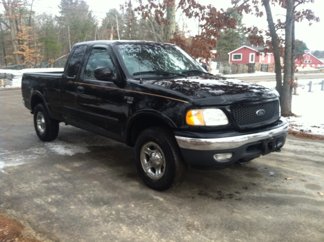 2000 Ford F-150 Crew Cab 143.5 WB 4WD SLT