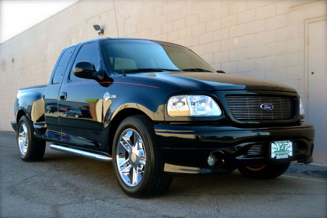 2000 Ford F-150 2004 Nissan S
