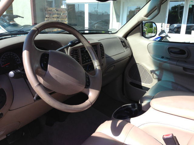 2001 Ford F-150 Crew Cab 143.5 WB 4WD SLT