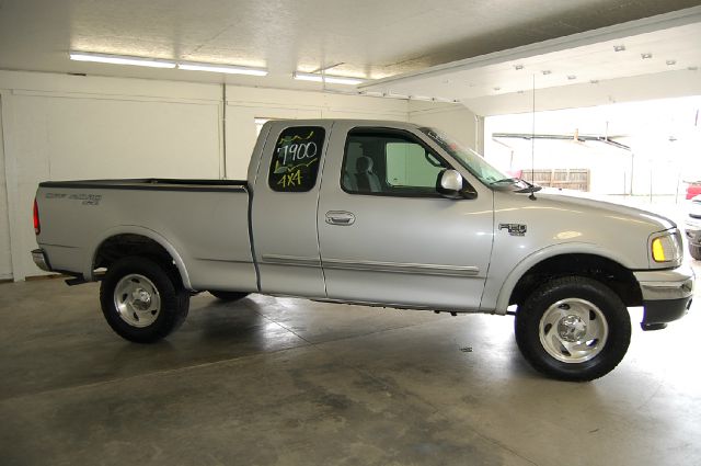 2001 Ford F-150 SLT 1 Ton Dually 4dr 35