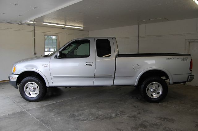 2001 Ford F-150 SLT 1 Ton Dually 4dr 35