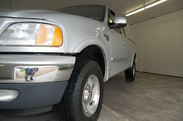 2001 Ford F-150 SLT 1 Ton Dually 4dr 35
