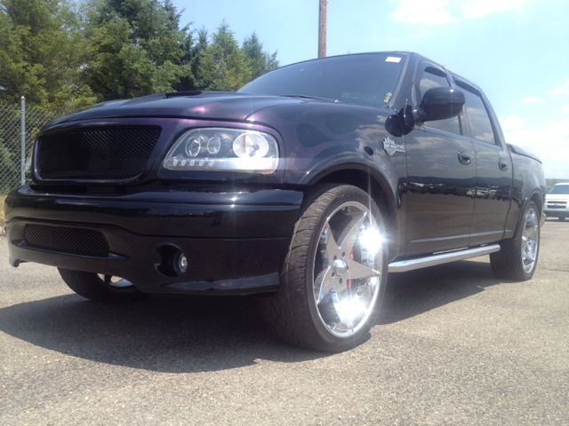 2002 Ford F-150 SLT 1 Ton Dually 4dr 35