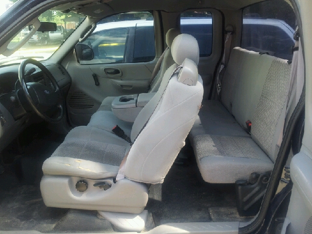 2003 Ford F-150 SLE- 4X4