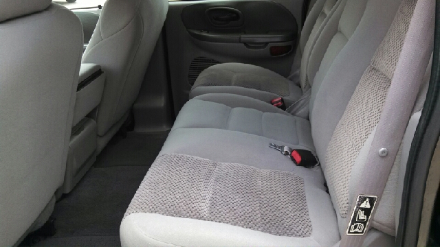 2003 Ford F-150 SL Short Bed 2WD