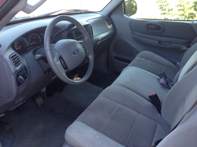 2003 Ford F-150 XL 2WD Reg Cab