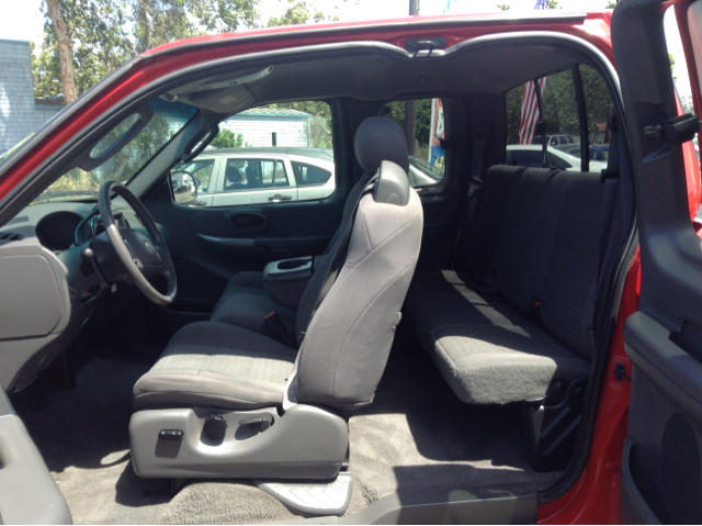 2003 Ford F-150 SLE 5.3L V8 4WD 9 Passenger ABS TC