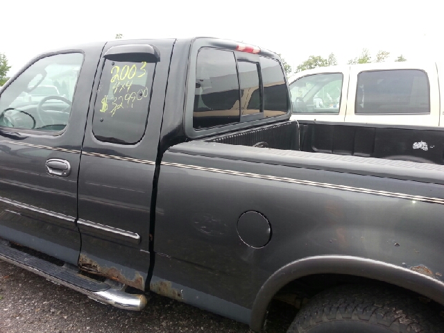 2003 Ford F-150 XL 2WD Reg Cab