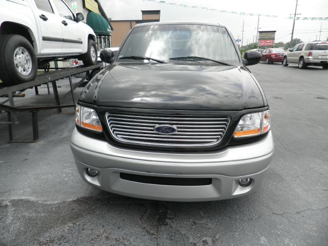 2003 Ford F-150 SLT 1 Ton Dually 4dr 35