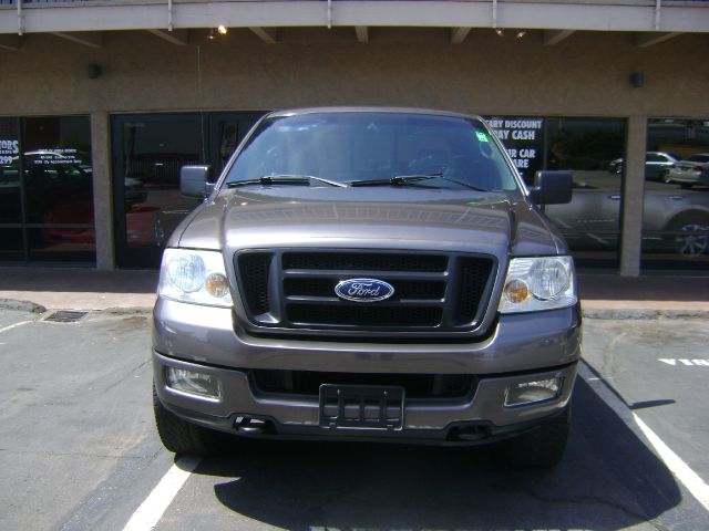 2004 Ford F-150 Crew Cab 156 Inch XLT 4WD 4x4 Truck