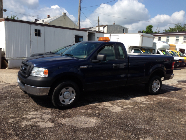 2005 Ford F-150 Crew Cab Short Box 2-wheel Drive SLE