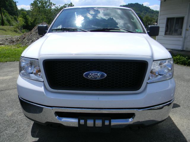 2006 Ford F-150 XL 2WD Reg Cab