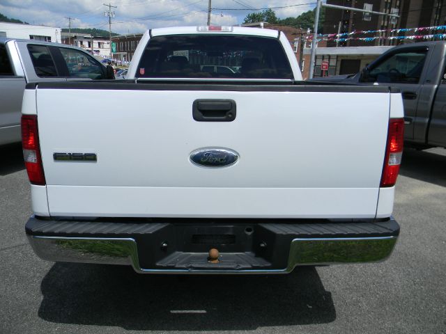 2006 Ford F-150 XL 2WD Reg Cab