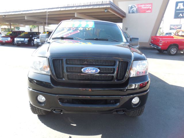 2007 Ford F-150 Crew Cab 156 Inch XLT 4WD 4x4 Truck