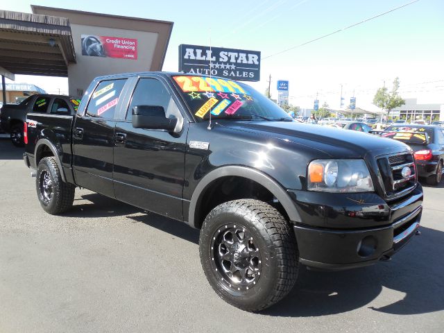 2007 Ford F-150 Crew Cab 156 Inch XLT 4WD 4x4 Truck