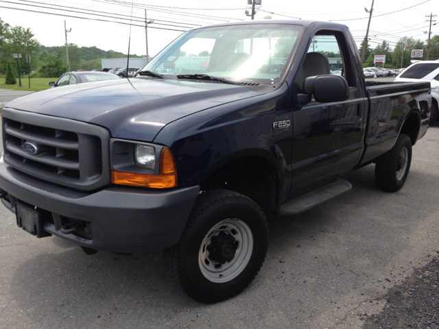 2001 Ford F-250 SD Crew Cab Short Box 2-wheel Drive SLE