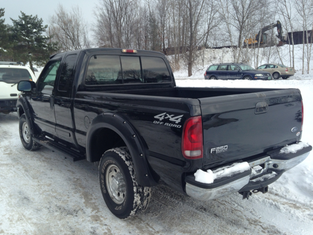 2001 Ford F-250 SD SLT 1 Ton Dually 4dr 35
