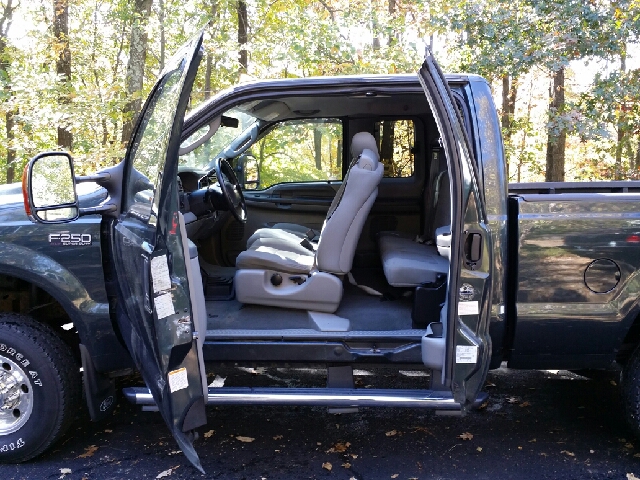 2004 Ford F-250 SD XL 2WD Reg Cab