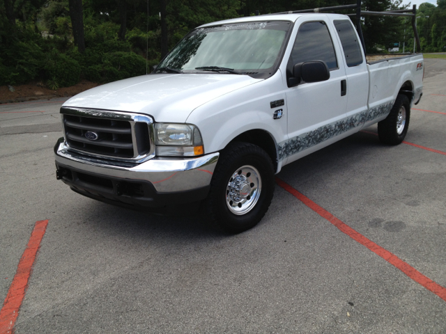 2004 Ford F-250 SD XLT Supercrew Short Bed 2WD