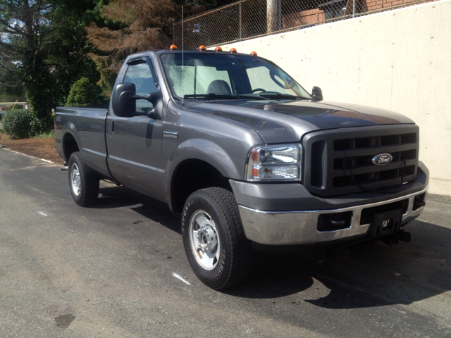 2005 Ford F-250 SD Crew Cab Short Box 2-wheel Drive SLE