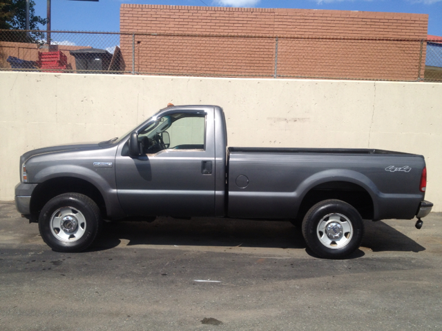 2005 Ford F-250 SD Crew Cab Short Box 2-wheel Drive SLE