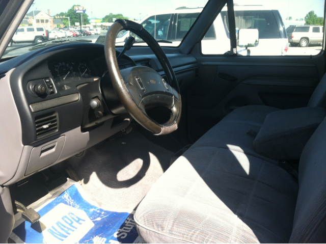 1995 Ford F-350 Crew Cab 126.0 WB 4WD LT w/1L