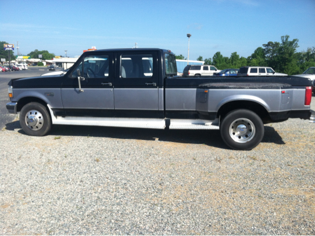 1995 Ford F-350 Crew Cab 126.0 WB 4WD LT w/1L