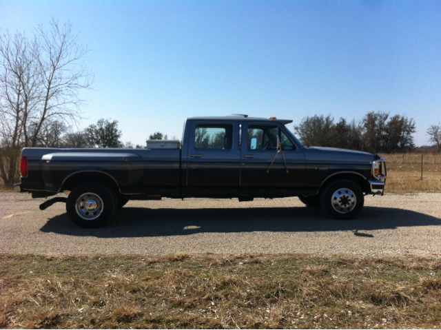 1996 Ford F-350 Crew Cab 126.0 WB 4WD LT w/1L