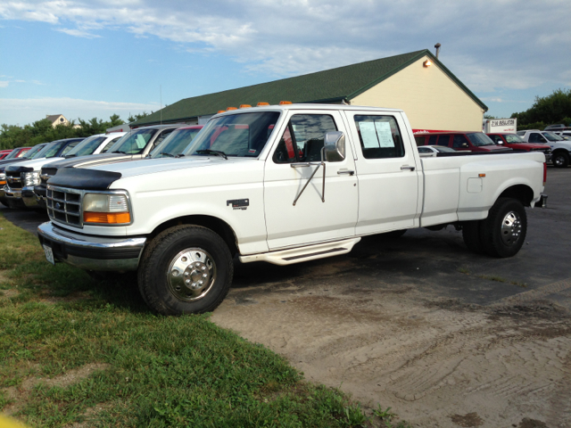 1996 Ford F-350 Crew Cab 126.0 WB 4WD LT w/1L