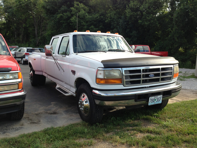 1996 Ford F-350 Crew Cab 126.0 WB 4WD LT w/1L