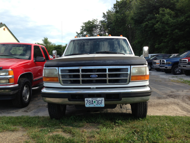 1996 Ford F-350 Crew Cab 126.0 WB 4WD LT w/1L