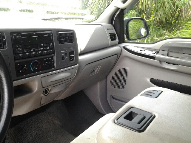 2000 Ford F-350 SD SLT 1 Ton Dually 4dr 35