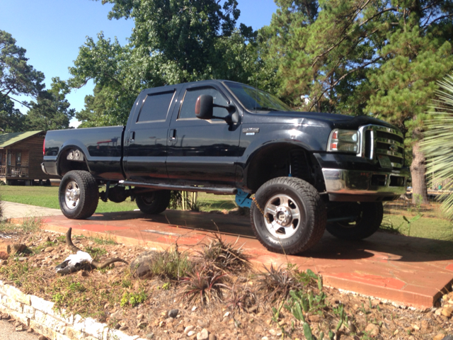 2006 Ford F-350 SD FWD 4dr SE