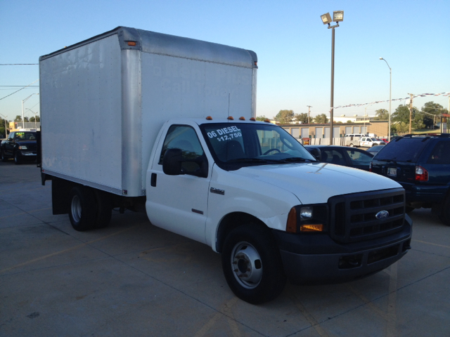 2006 Ford F-350 SD 2009 Nissan Touring