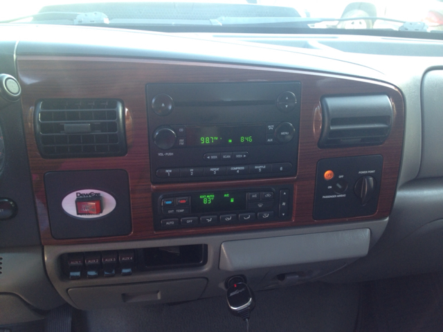 2006 Ford F-450 SD Sport WITH Navigation And DVD