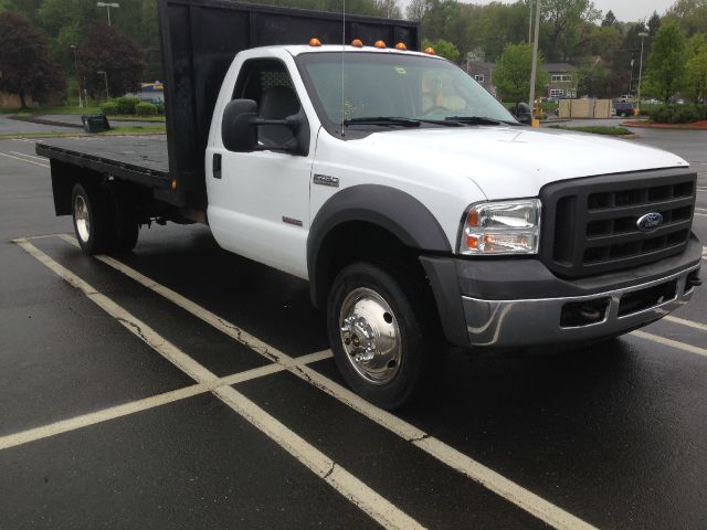 2005 Ford F-550 29
