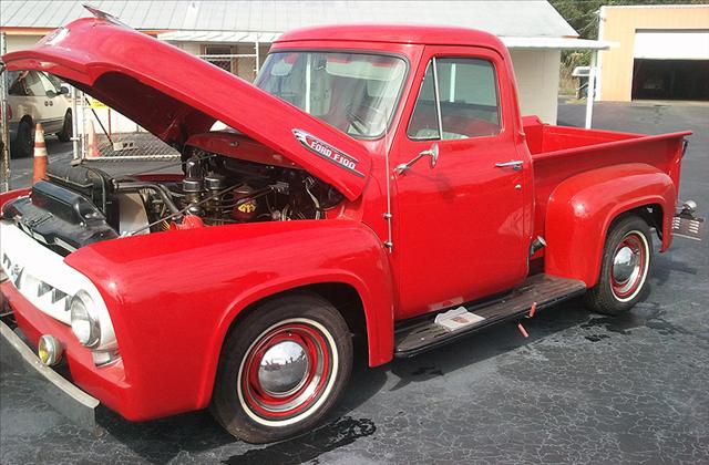 1953 Ford F100 4LT