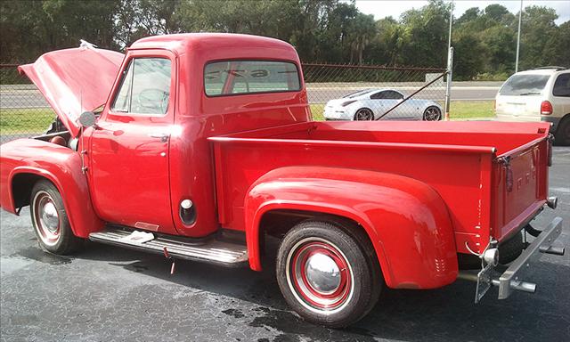 1953 Ford F100 4LT