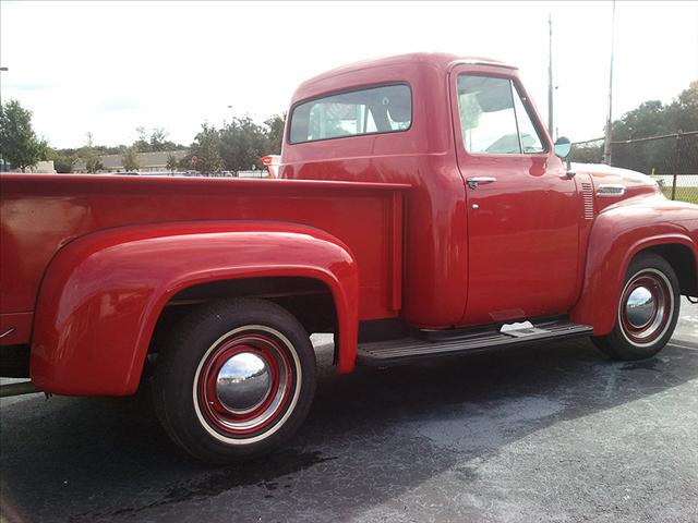 1953 Ford F100 4LT