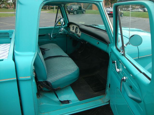 1966 Ford F100 4dr Sdn 1.9L