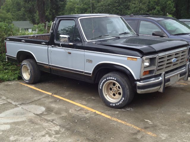 1983 Ford F100 ES 2.4L AUTO