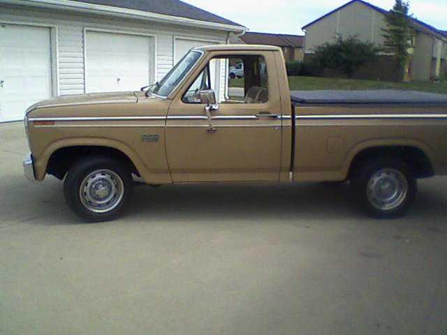 1983 Ford F100 4DR SDN 2.4L LX