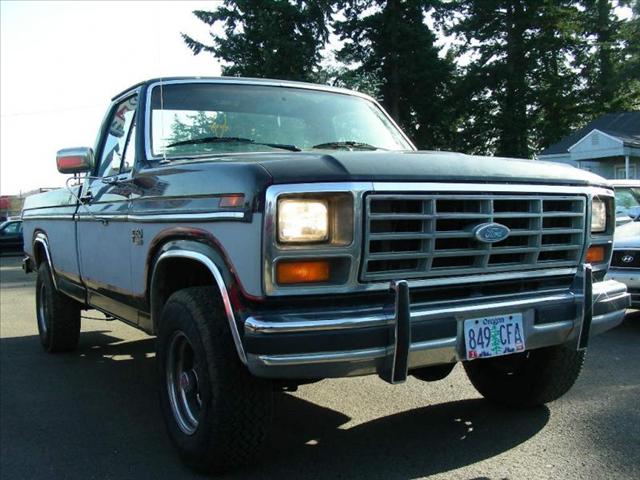 1985 Ford F150 LS HD 4X4 Plow