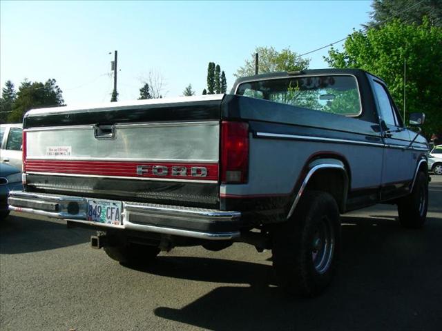 1985 Ford F150 LS HD 4X4 Plow